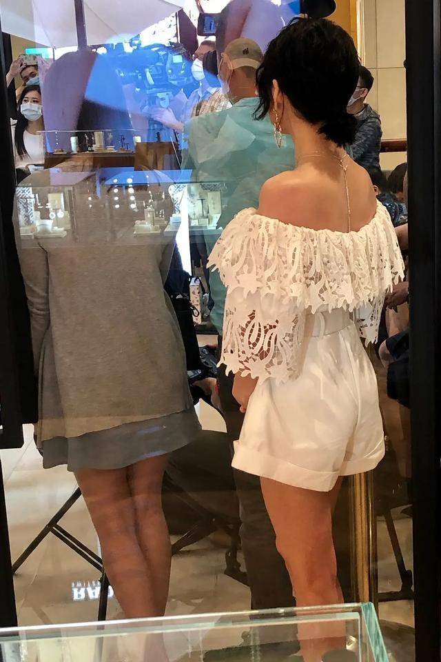 演妈|大小S近照曝光，小S瘦十斤皮肤好紧，大S真的可以去演妈的状态