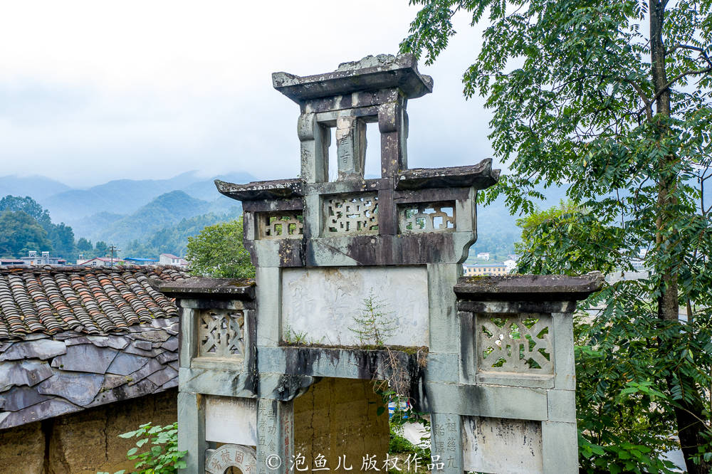 少女|陕南农村发现百年贞节牌坊，15岁少女守寡70年，这事你咋看？