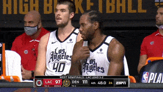 半場狂輸29分真因!領先19分後快艇僅35中9,Leonard在板凳席已累得直喘氣!-黑特籃球-NBA新聞影音圖片分享社區