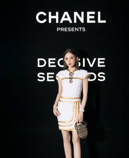 名牌|古力娜扎真是壕,一身名牌显高级感,至今还单身真可惜