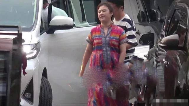 沈腾被曝通宵会美女，因与马丽太亲密遭老婆暗