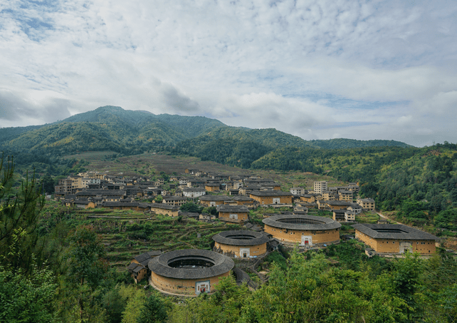 方楼|为何电影《花木兰》选中了古建筑中的土楼？