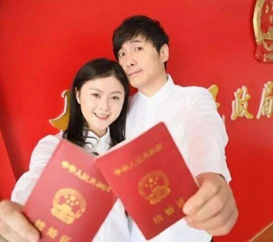 沈腾被曝通宵会美女，因与马丽太亲密遭老婆暗