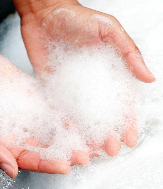 按摩|别整些没用的!谁说长期化妆皮肤就会变差?