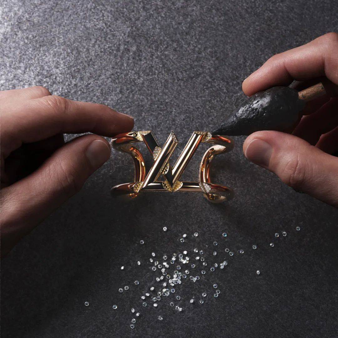 字母|排队也要买！LV最新的高级珠宝，为什么那么火？