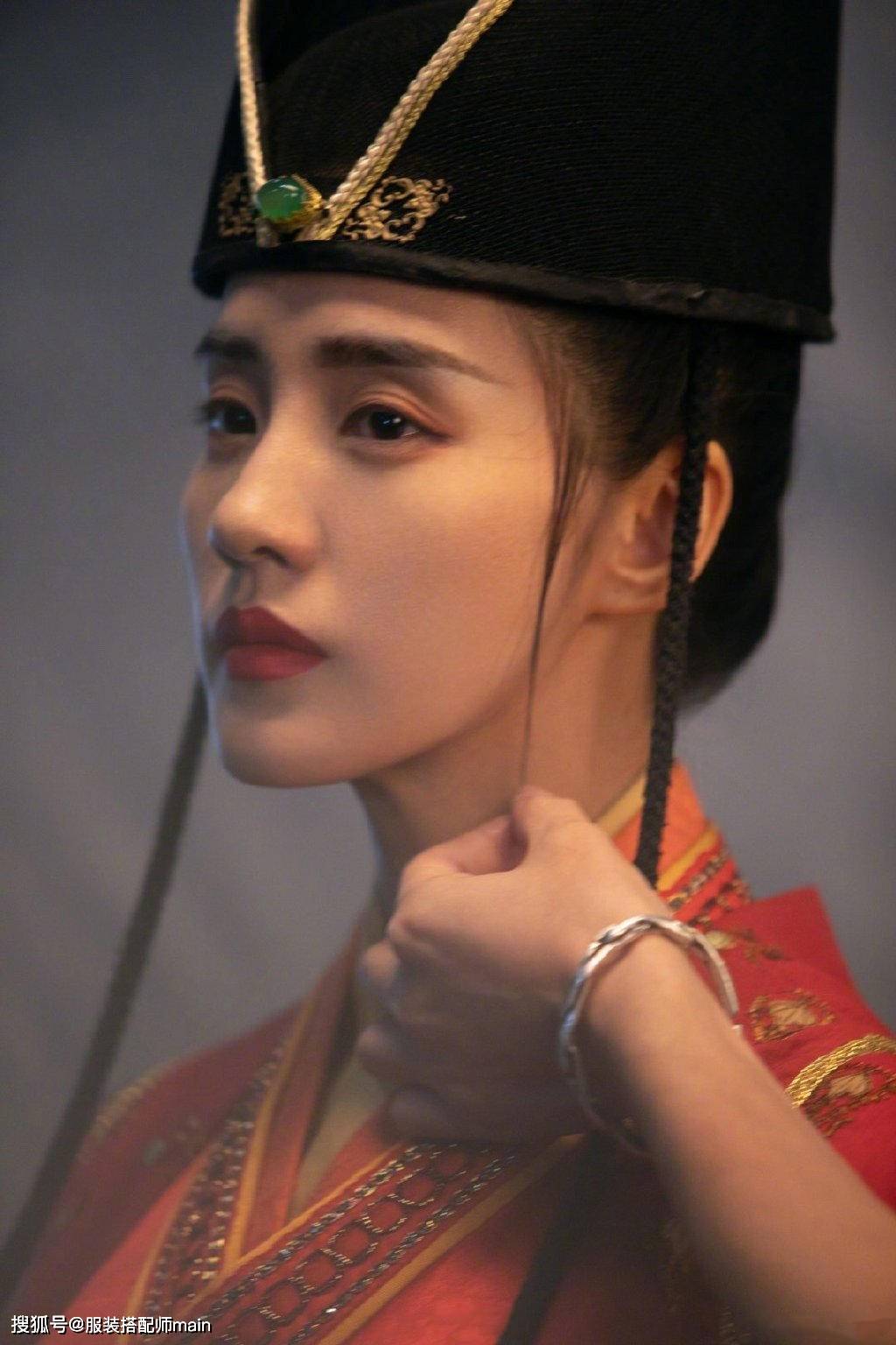 红衣|原创谁说林青霞后再无东方不败?王智一袭红衣致敬经典,气质完全不输