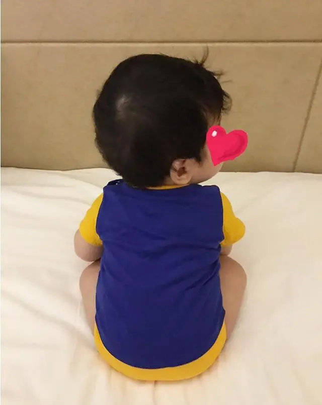 儿子|原创陈妍希送儿子上学，很久没有见她了，没想到儿子已经会打酱油了