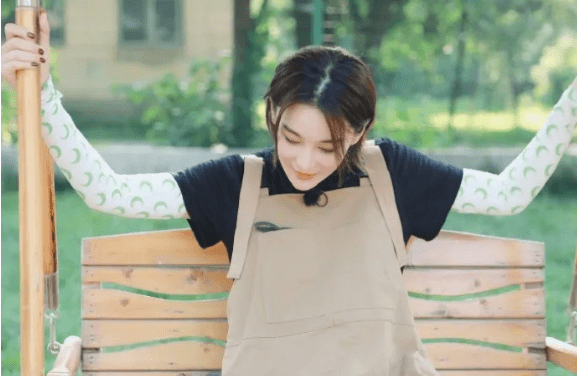 张馨予|张馨予呼吁对女演员胖瘦宽容被怼，霍汶希一番话也啪啪打了她的脸