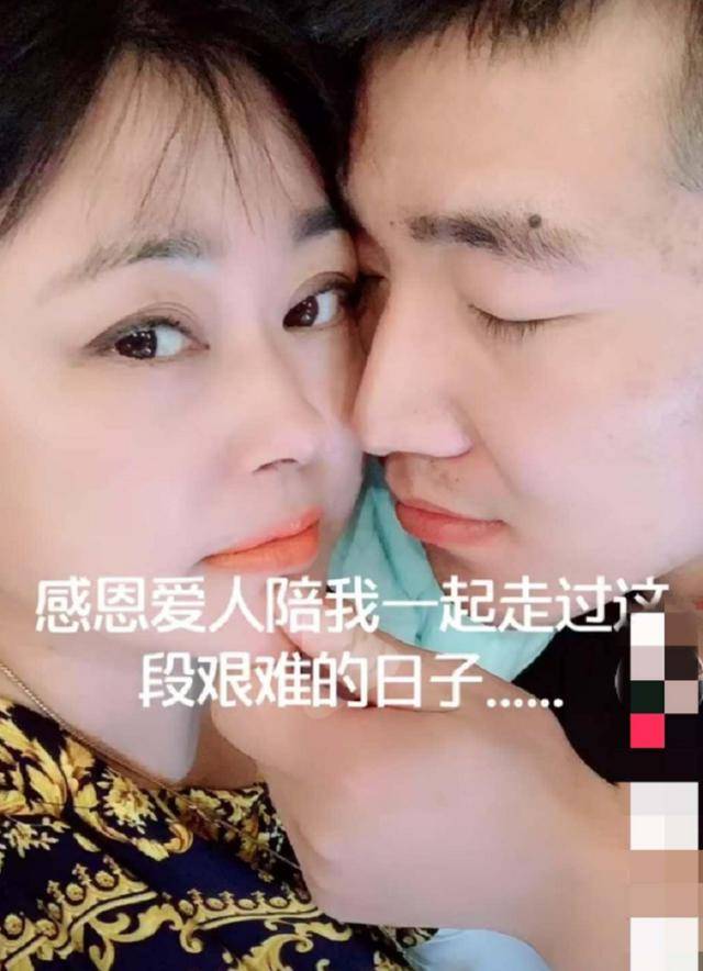 原创李菁菁和小老公秀恩爱对方比她小21岁看着不像夫妻像母子