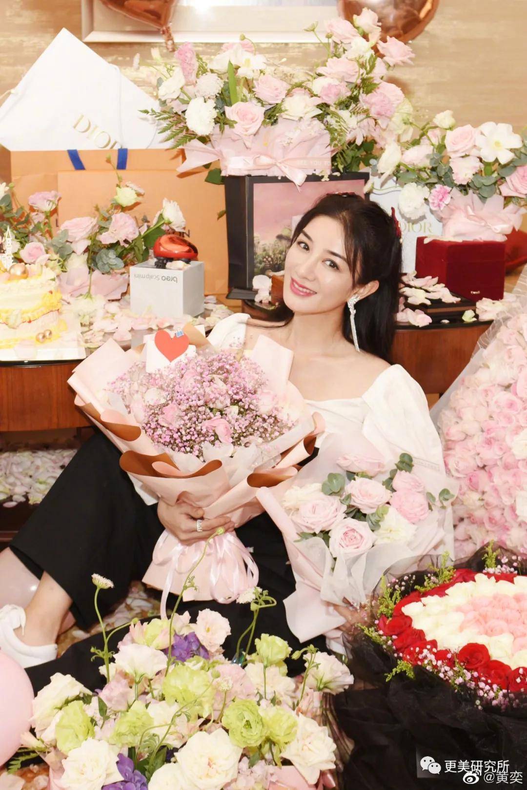 郭碧婷|比奚梦瑶、郭碧婷都惨的“豪门弃妇”，43岁颜值回春、好会do！