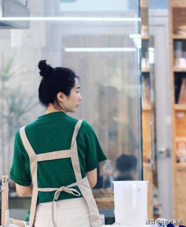 互换|董花花张大奕风格互换？后者走起了成熟风，前者开始扎丸子头！