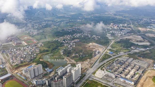 花垣县人口_花垣县民族中学图片