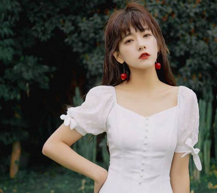 秋意浓|复古不等于老气，秋意浓浓的法式复古风已浪漫来袭，一条裙子搞定