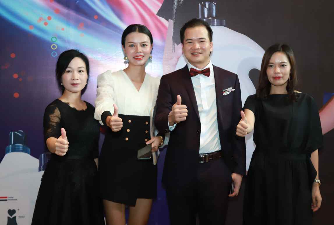 品牌|小爱裙一夜爆红 这一条小爱裙究竟有何魅力 ----记小爱裙新品订货会暨九粤九周