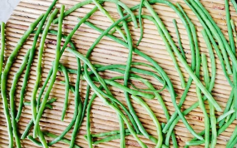 怎么晒干豆角不黄 251b92c8c5974d2ca57f2b602aac3c60.jpeg