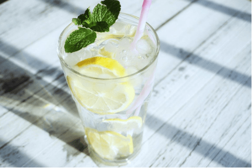 夏日清凉柠檬水，喜欢喝的人都知道它的好处吗？
