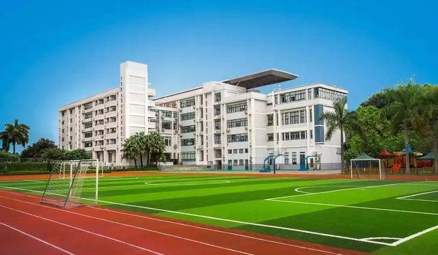 深圳城市绿洲学校( green oasis school)成立于2001年,是一所民办九