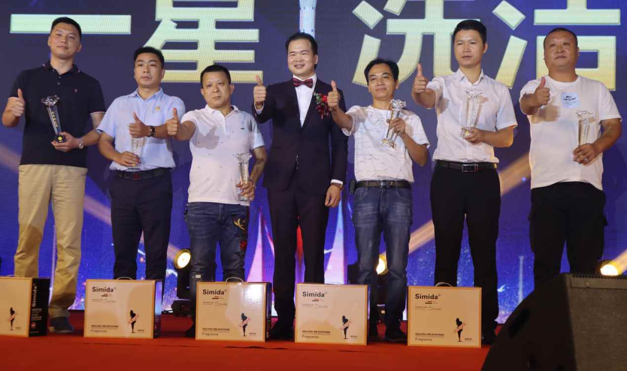 品牌|小爱裙一夜爆红 这一条小爱裙究竟有何魅力 ----记小爱裙新品订货会暨九粤九周