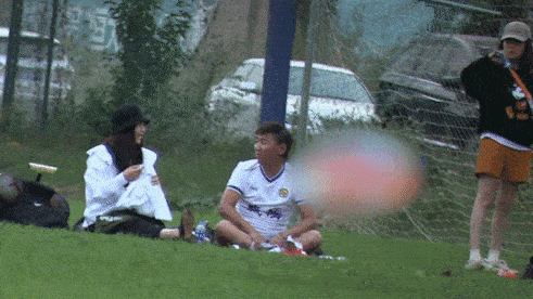 陈羽凡约会小女友露啤酒肚 活成了幸福的路人