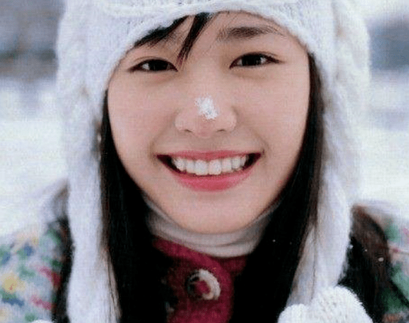 变化|关晓彤生日蹦迪被骂不检点,有谁注意到了她悄悄变化的眼睛...