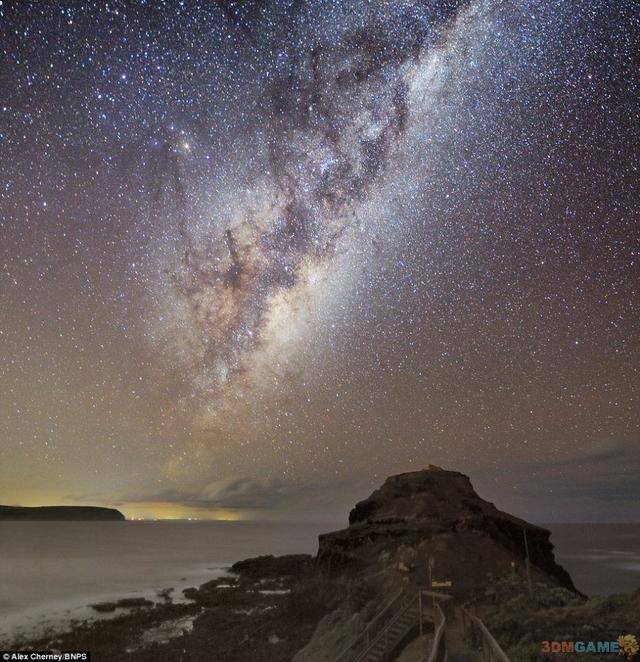 黑洞真实颜色 379835d6e507458d8ec95104ae04e395.jpeg