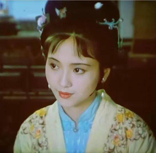为爱守寡13年,从江南第一美人到母亲专业户,她的美从不败岁月