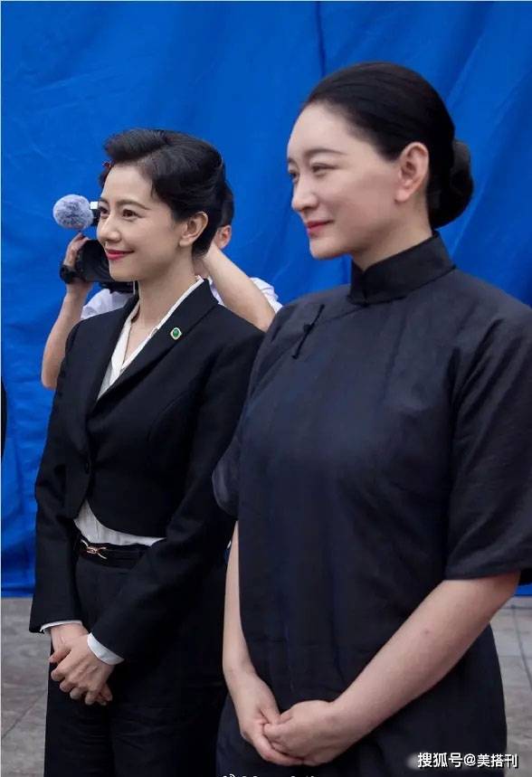 高圆圆|高圆圆李小冉罕见同框，差4岁保养和气质完全不同，李小冉胖了？