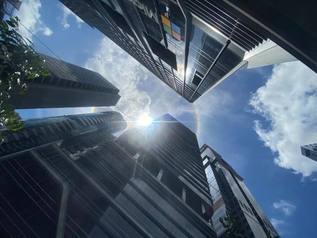 异象|突发!新加坡天降异象,绝美日晕刷屏了~(多图+视频)