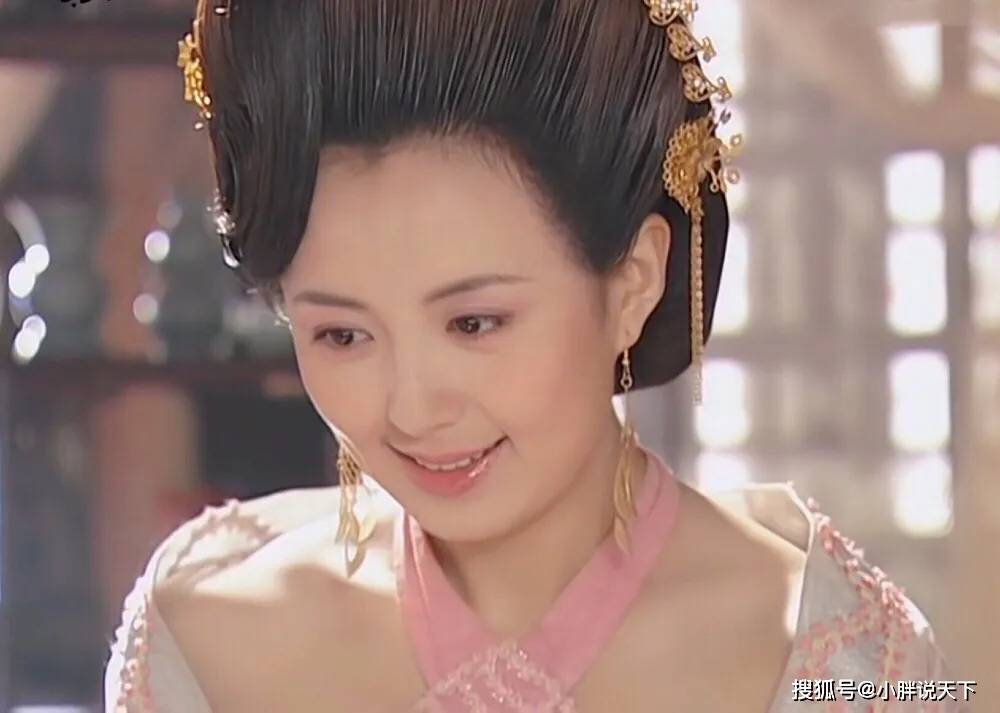 《至尊红颜》这部剧让贾静雯成为阿姨的童年女神,同时也让"徐盈盈"