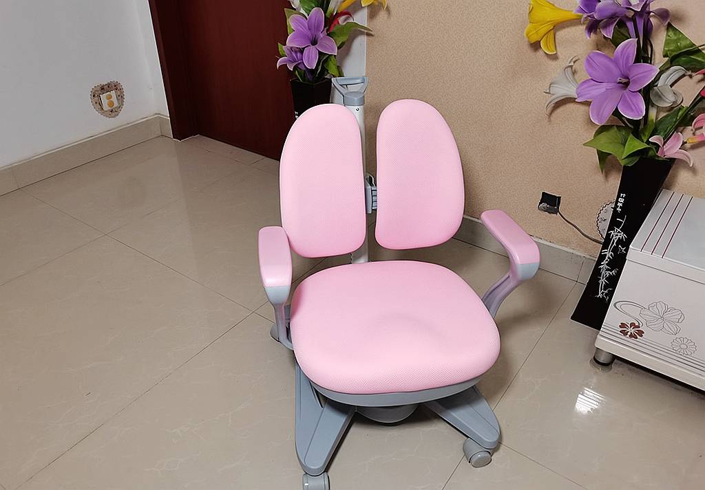 孩子|乐歌智能电动升降儿童学习桌评测：用心呵护孩子成长的每一步