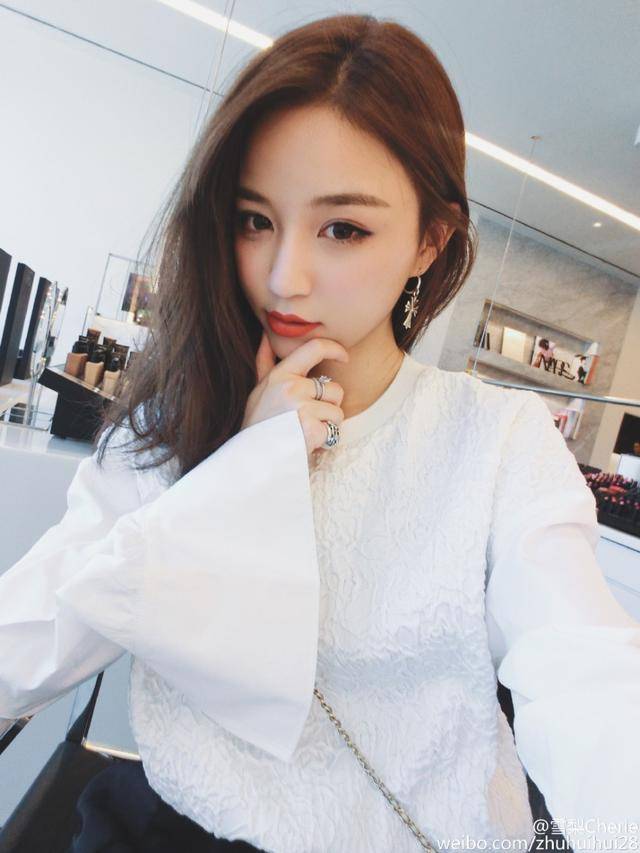 温州|雪梨才不只是网红，她可是年入几十亿，有30多个品牌的女企业家