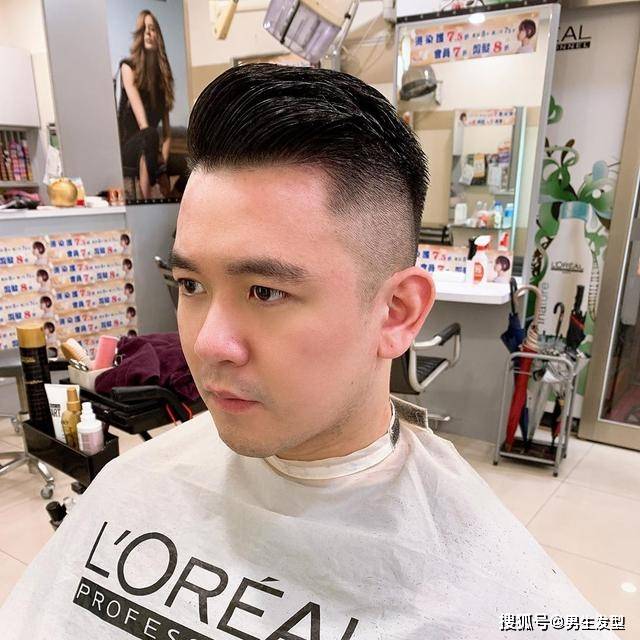 头发|男生还是留“两边铲”发型最帅气，头发短而清爽，看着就想剪