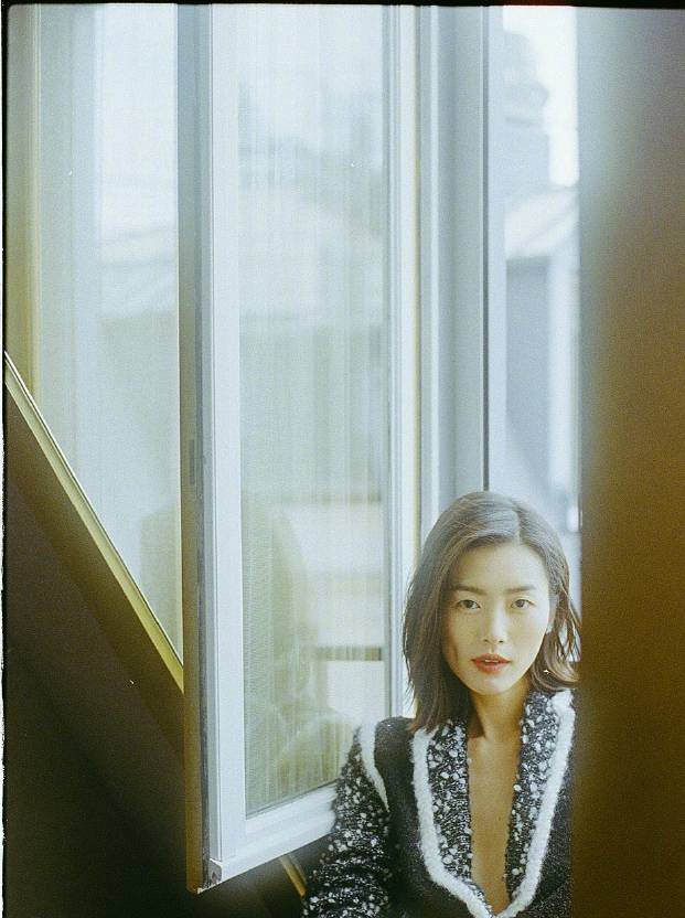 气质|大表姐刘雯真不愧是超模啊！牛仔套装气质明显不一样，随便穿都美