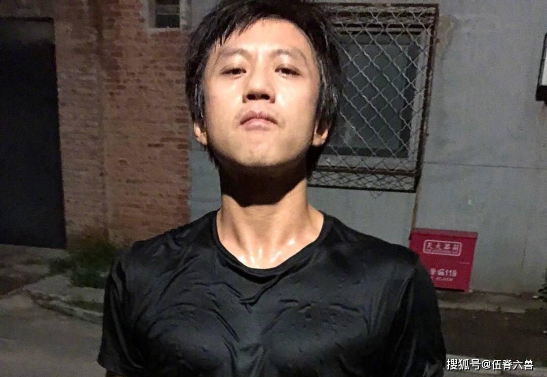 邓超被“揭短”后，自称要解散工作室，遭粉丝