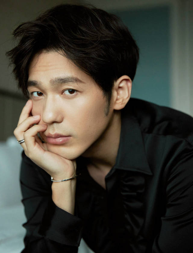 作品|原创白宇新剧获高评分，不是流量艺人后，戏火人不火