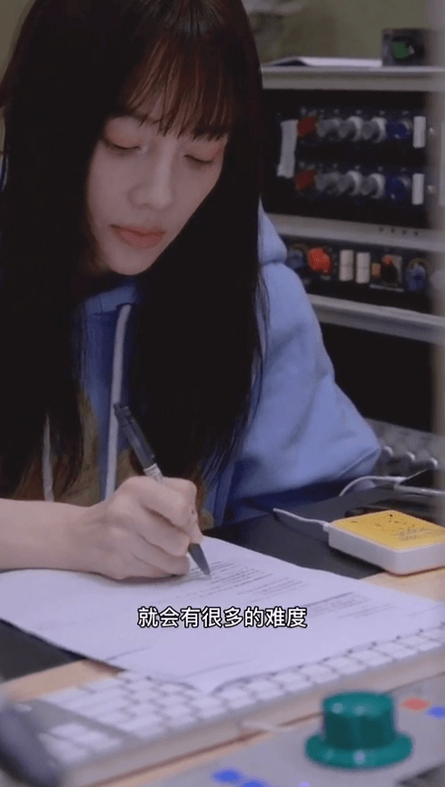 隔空支持|隔空支持？贾乃亮表态舞台宽广，李小璐晒视频