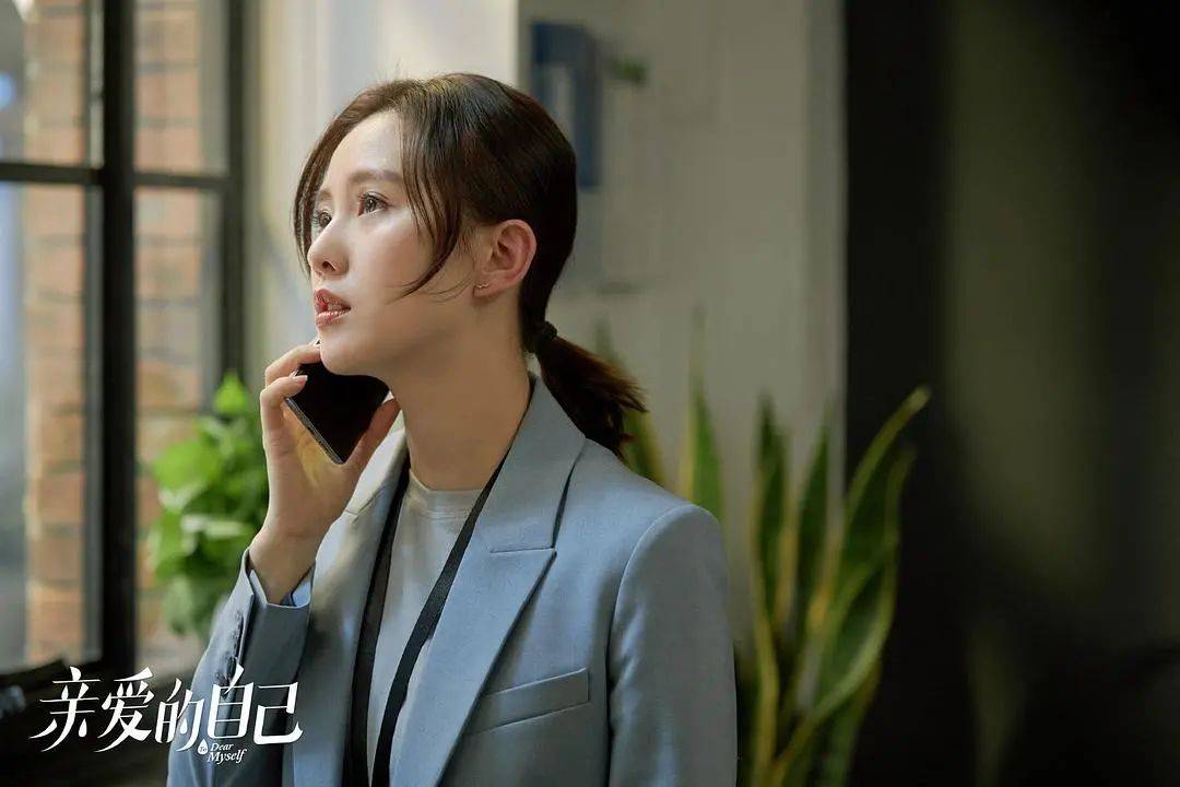 新剧|刘诗诗处境艰难，新剧又被女二抢风头，仙剑三姐妹数她事业最平淡