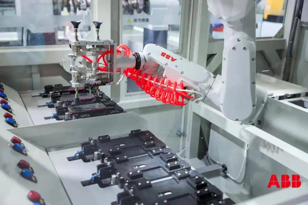 ABB机器人用实力捍卫行业地位，突破技术疆界，开拓新市场未来