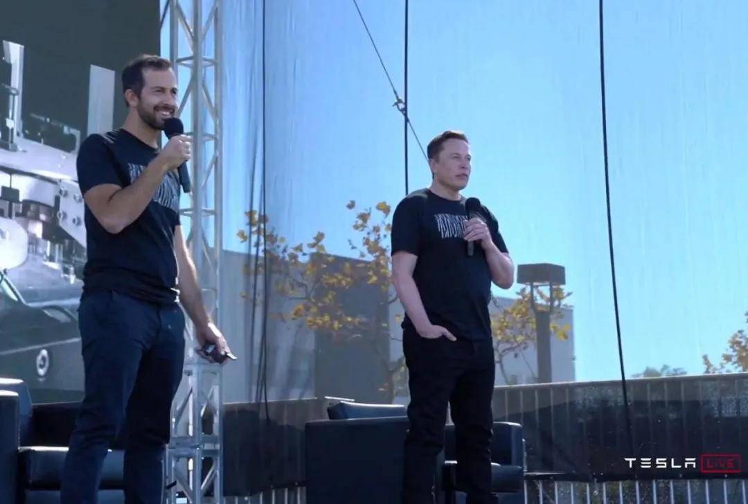 特斯拉|露天汽车影院中的特斯拉电池日