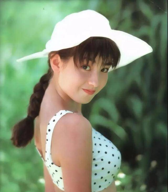 睫毛|学会这款日系妆容，你也能变身人形种草机！