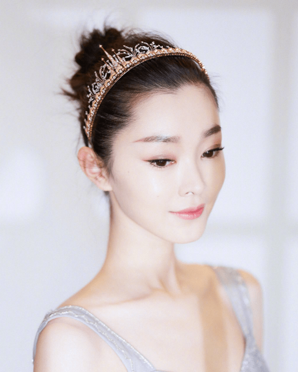 服装|“气质男”都喜欢的风格？看宋轶如何诠释，原来都爱小吊带