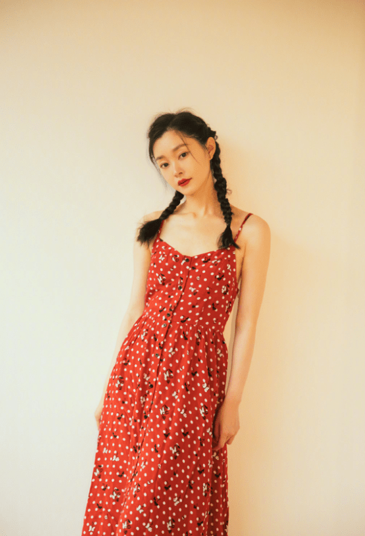 服装|“气质男”都喜欢的风格？看宋轶如何诠释，原来都爱小吊带