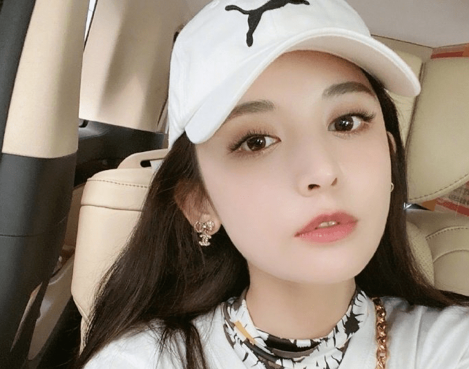 都怪|公认的双眼皮美女娜扎，却是货真价实的单眼皮？都怪眼窝太深邃