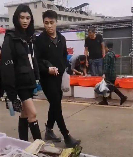 何猷君|原创何猷君百亿前女友变脸，曾秘密生子，离婚1年变网红脸不如奚梦瑶