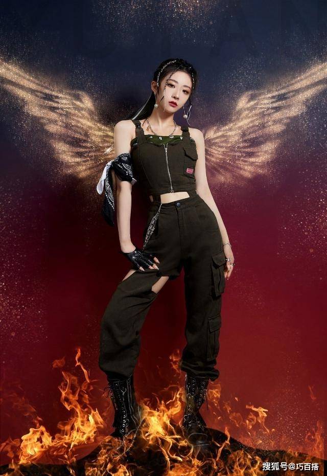 背心|我的天哪！喻言也太“攻”了吧，小背心+短裤+皮靴真是绝了