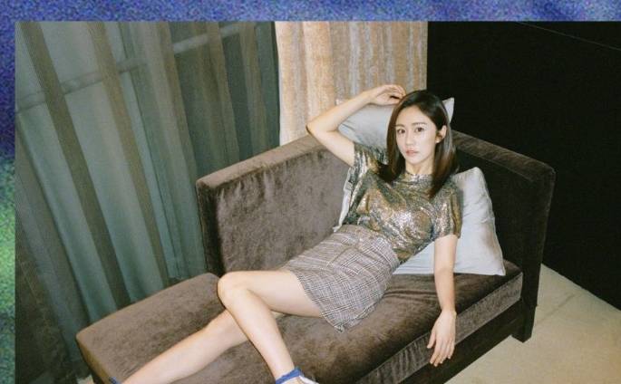 连脚裤|尴尬了刘芸,把红色打底裤穿成连脚裤,网友:不过身材好好看