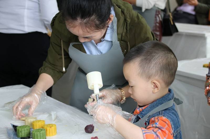 中秋|江津区几江街道桥南社区举行“情暖中秋·为爱出发” DIY主题活动