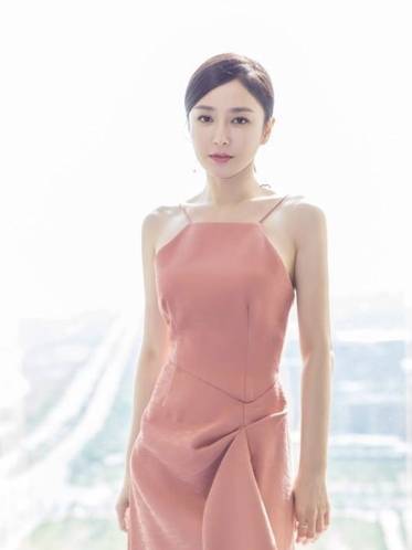 冰雪公主|富察皇后长裙配饰如同冰雪公主，一身装扮美出新高度！