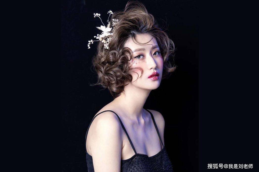 如何吹头发不会分叉 c9a8d5f100b44e00bdc7e7ea1d61b957.jpeg