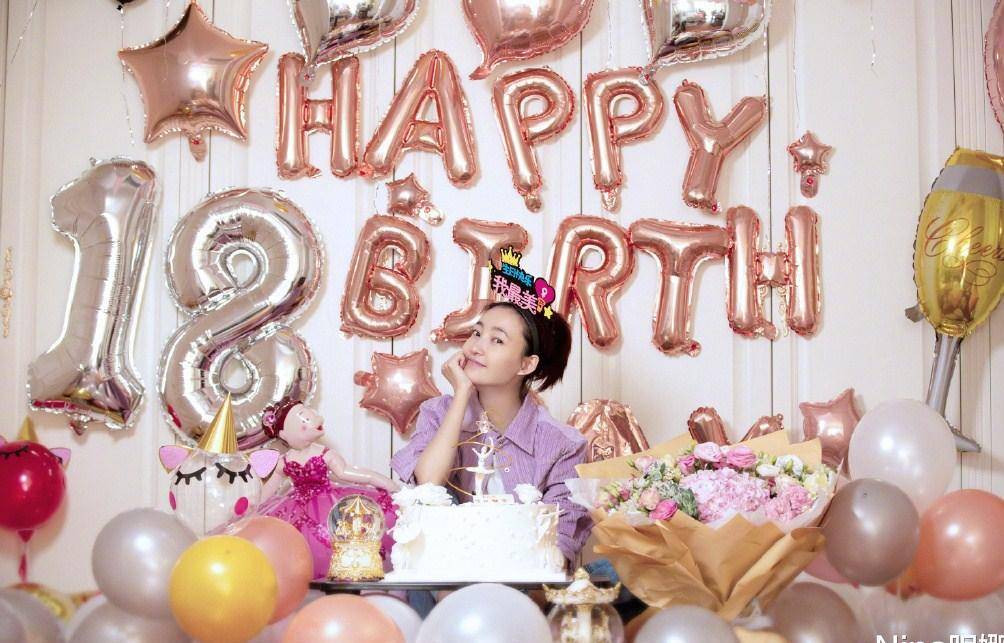 王丽坤35岁生日太冷清,素颜扎马尾美成初恋样,却被"18